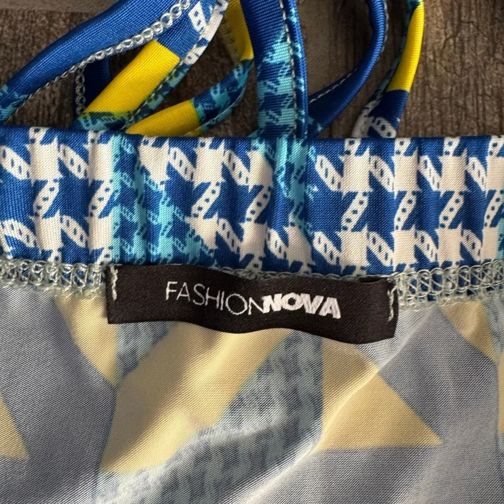 Fashion Nova Day Dreamin' Set in blue multi.